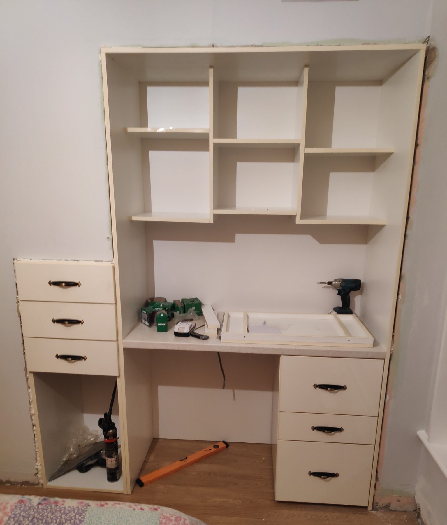 Bedroom desk with overhead shelving Bedroom desk with overhead shelving (finished) - fitted by Kitchen Hero