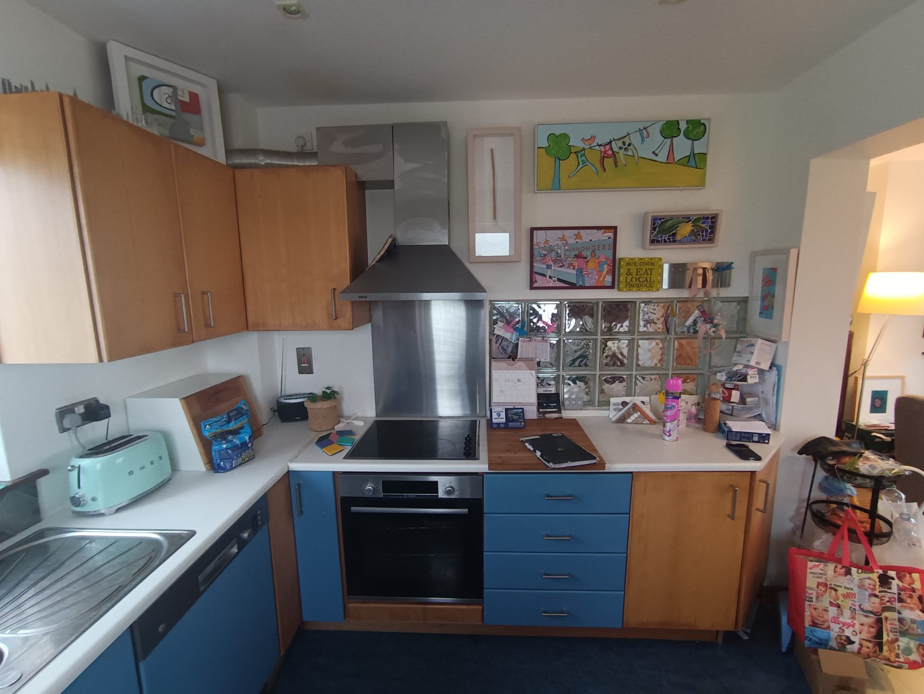 Cream handleless kitchen Cream handleless kitchen (before) - fitted by Kitchen Hero