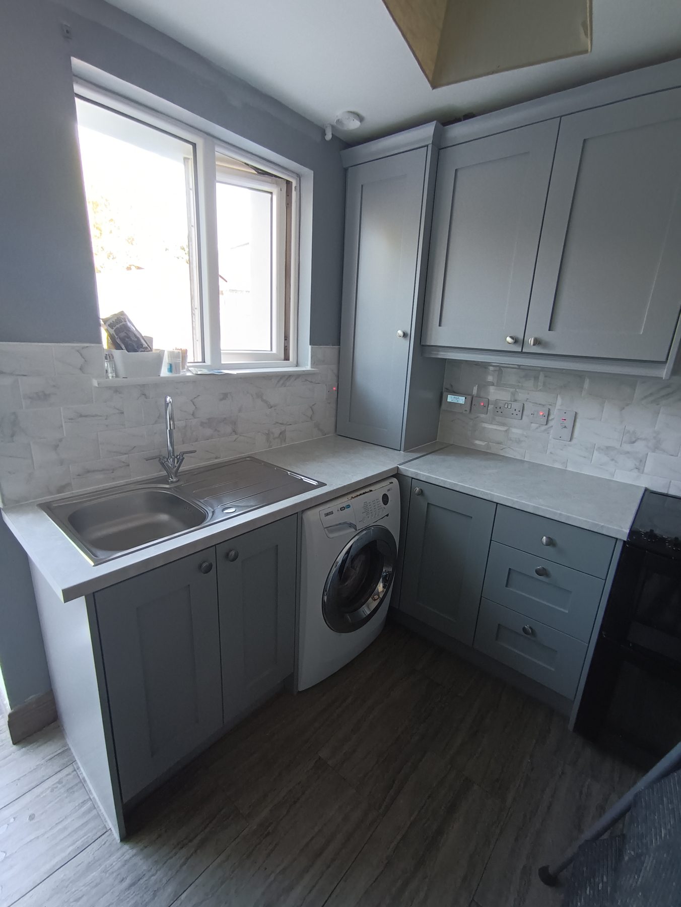 Grey shaker kitchen (finished) - fitted by Kitchen Hero