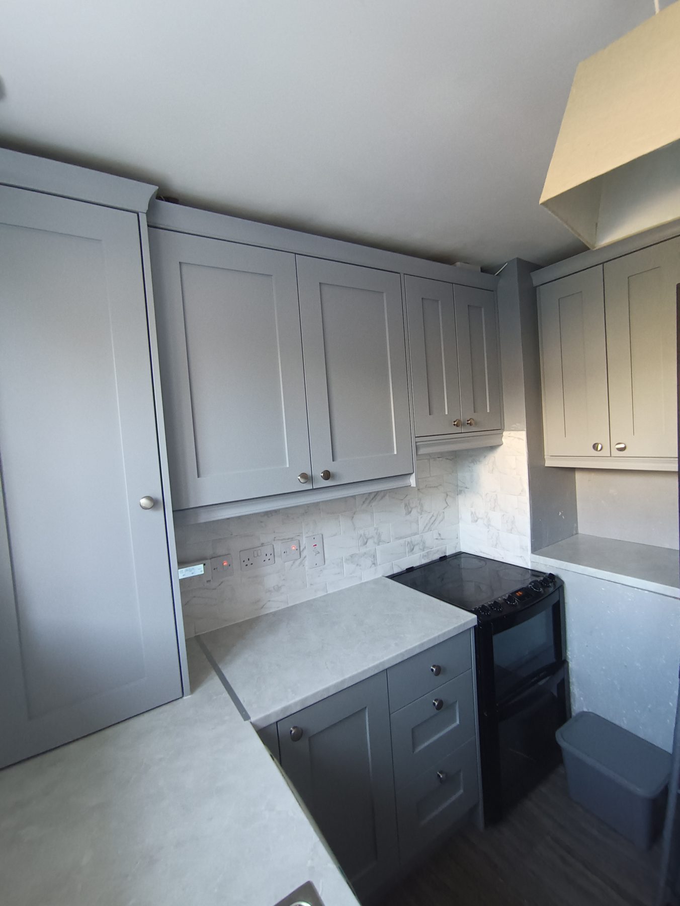 Grey shaker kitchen (finished) - fitted by Kitchen Hero