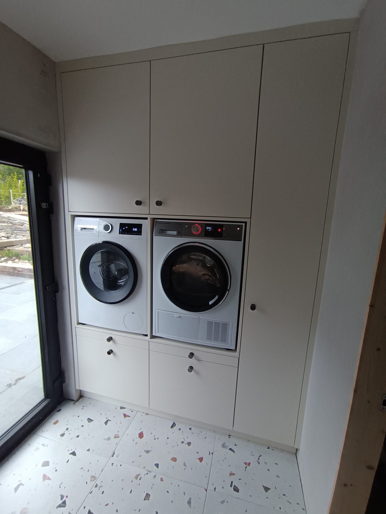 Laundry room unit (finished) - fitted by Kitchen Hero