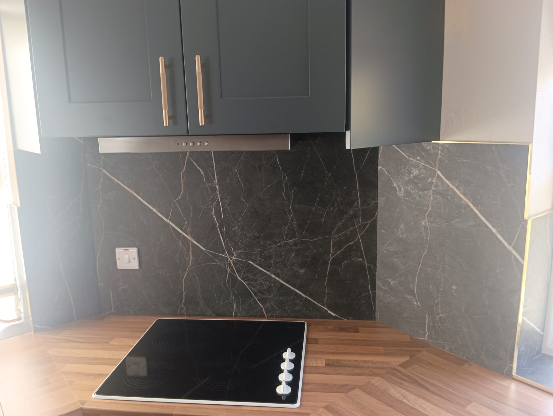 Navy shaker kitchen (finished) - fitted by Kitchen Hero