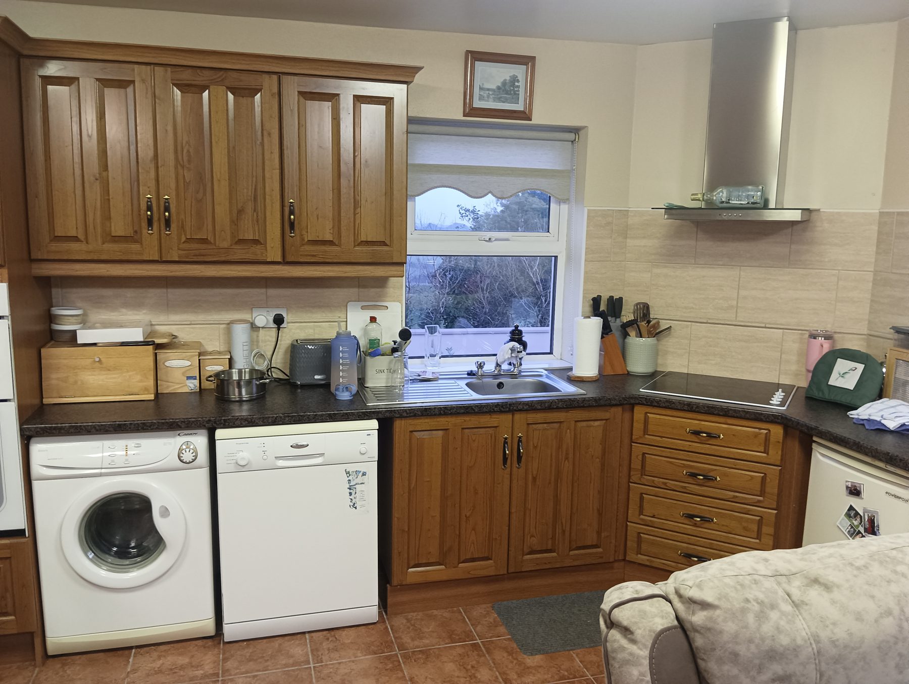 Navy shaker kitchen Navy shaker kitchen (before) - fitted by Kitchen Hero
