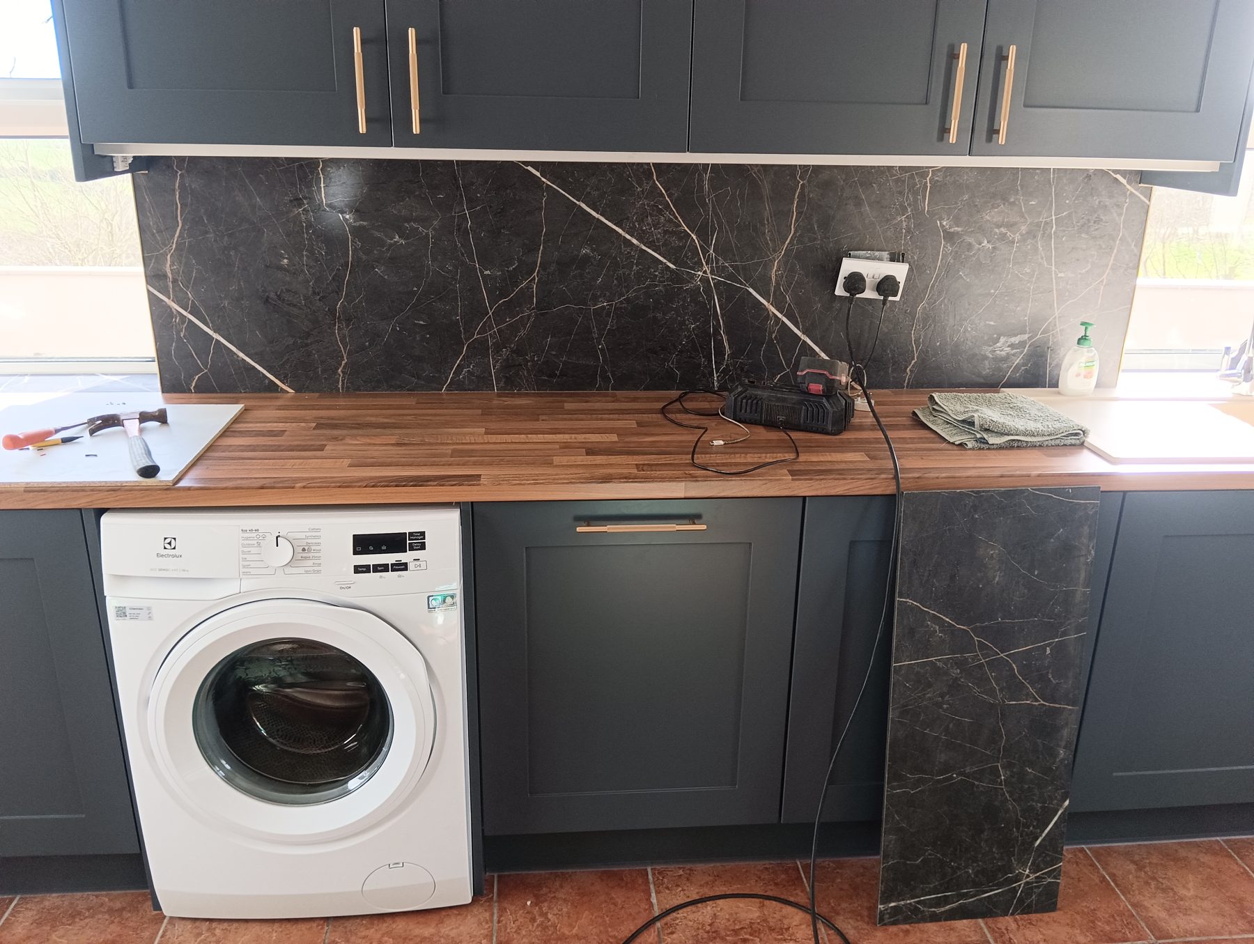 Navy shaker kitchen Navy shaker kitchen (mid-fit) - fitted by Kitchen Hero