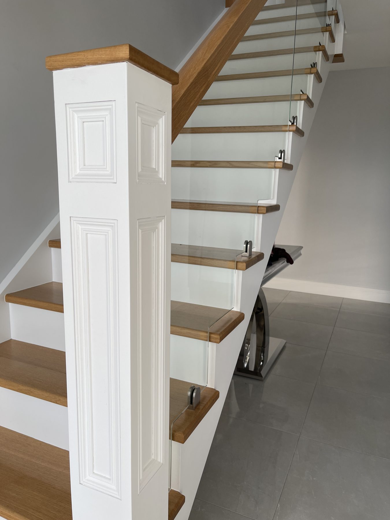 Oak and glass staircase Oak and glass staircase (finished) - fitted by Kitchen Hero